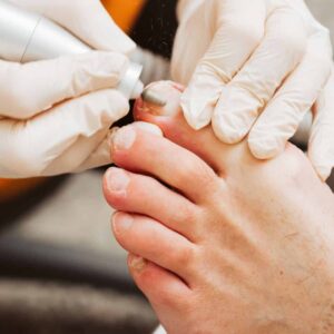Deluxe Foot Grooming Treatment (30 Minutes)