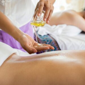 Aroma Oil Back Massage (30 Minutes)